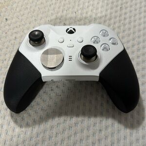 Xbox Elite Series 2 controller